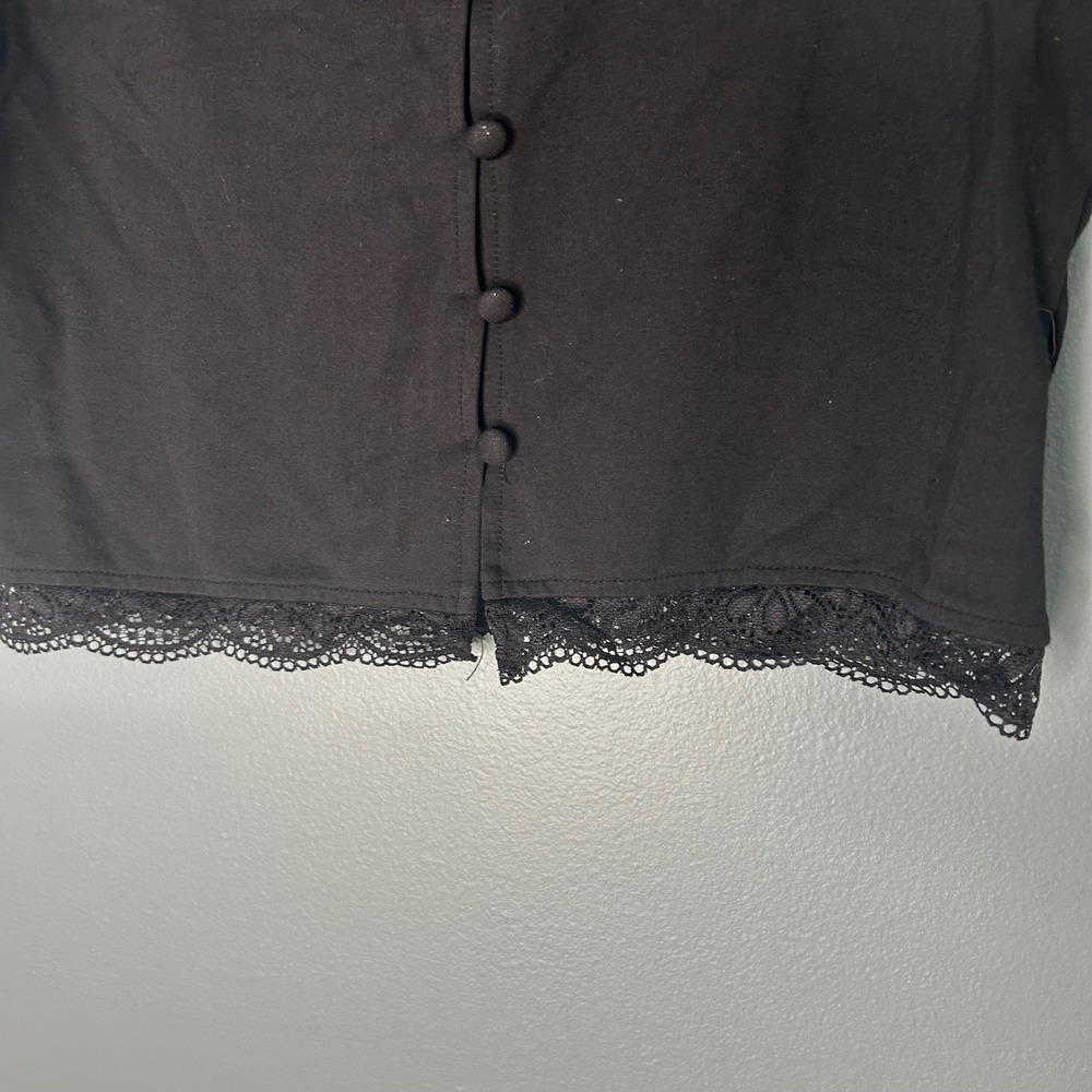 Desert Dreamer Black Embroidered Floral Lace Trim Button Front Crop Top‎ Medium - Picture 8 of 8